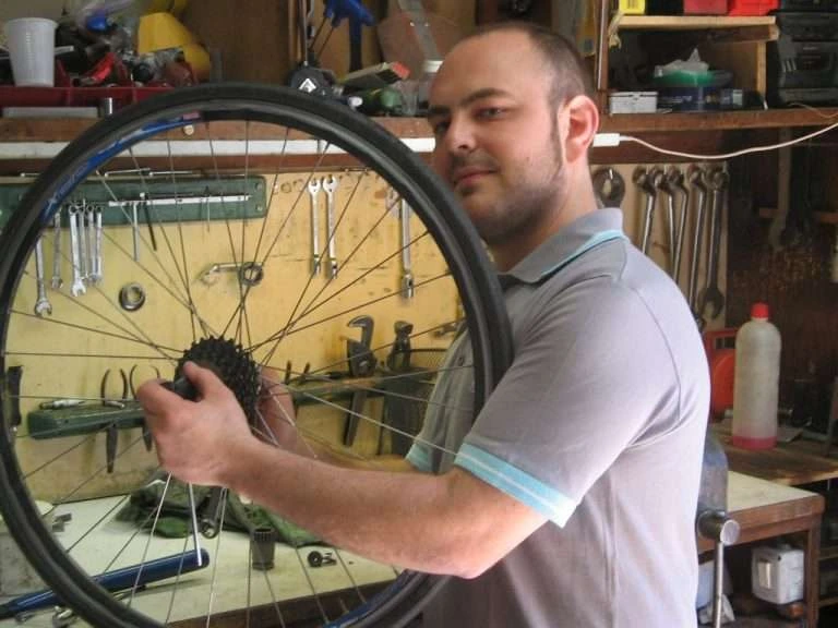 OFFICINA SPECIALIZZATA bici